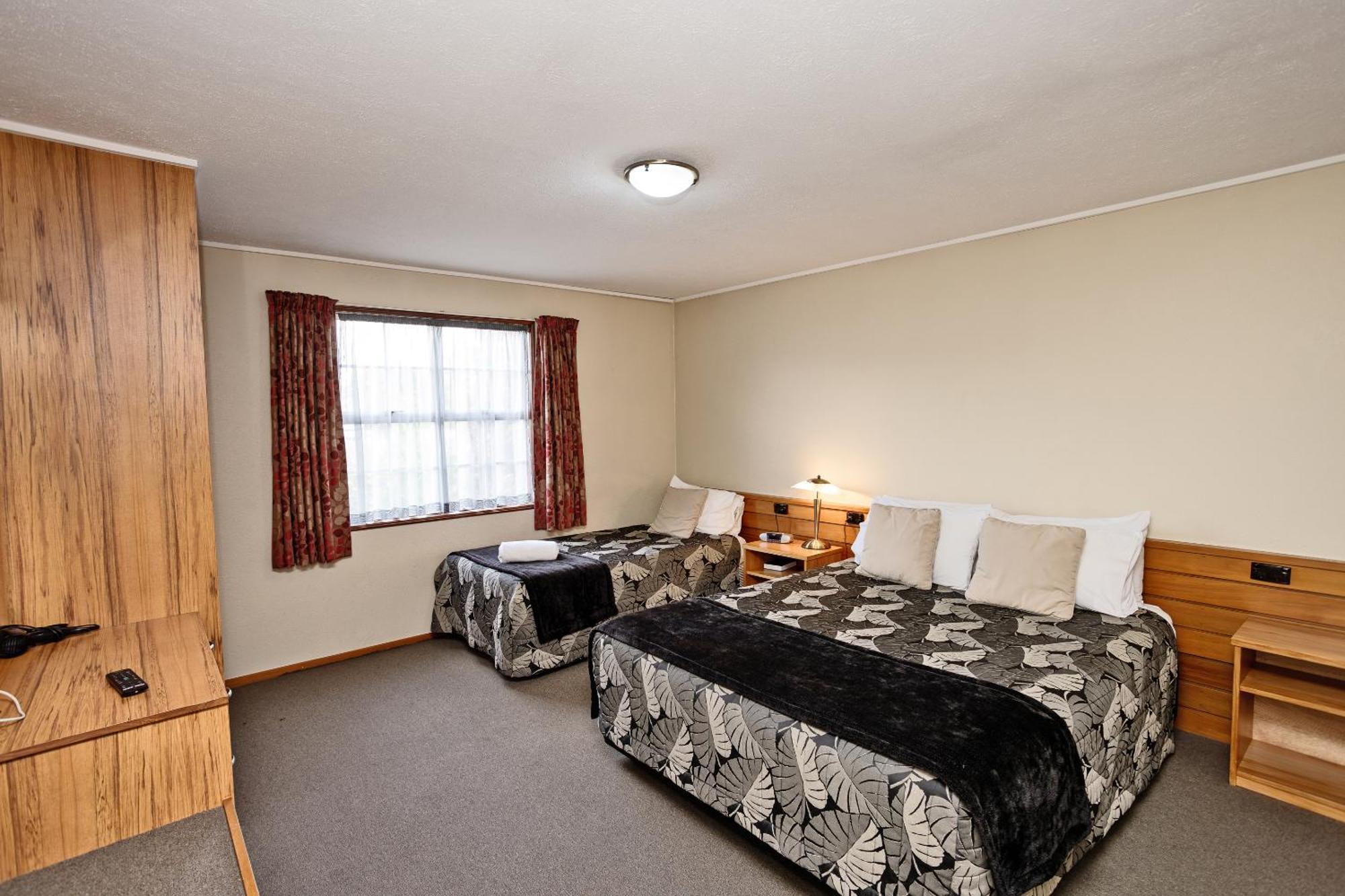 Balmoral Lodge Motel Invercargill Exterior photo